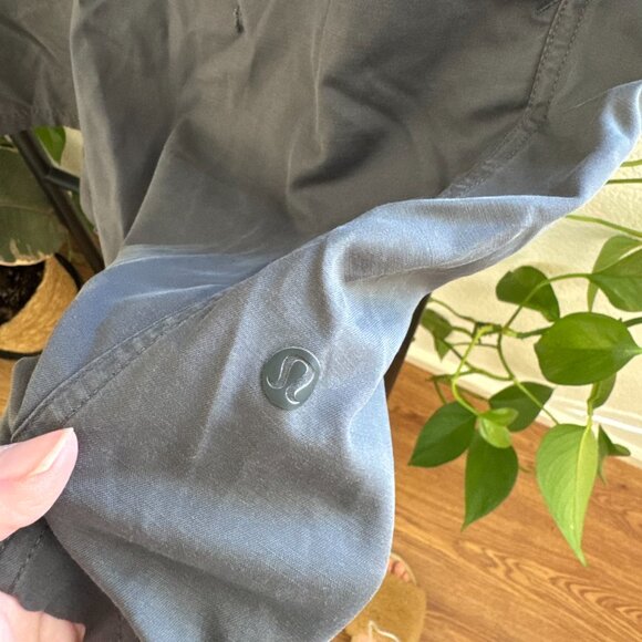 Lululemon Commission Classic-Fit Shorts in Gray Size 30 - Picture 5 of 5